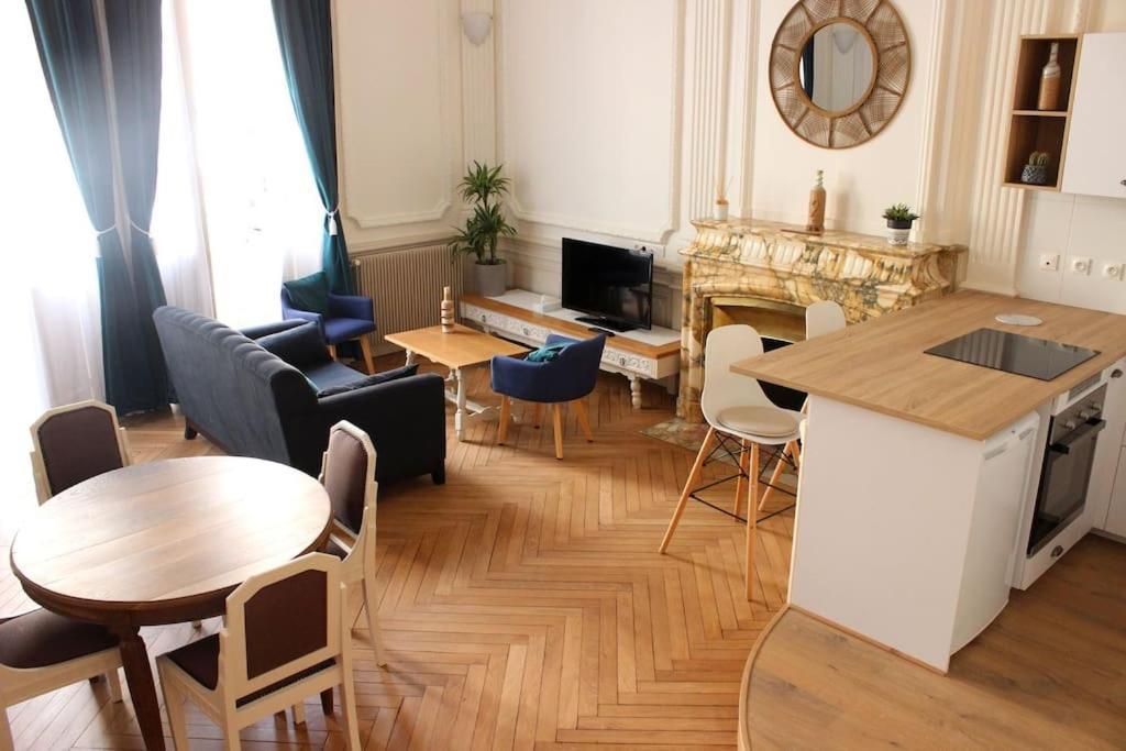 Appartement Sublime Appartement, Chic Et Confortable. Bourg-en-Bresse